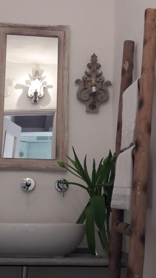 Le Stanze Del Cardinale Bed & Breakfast Pavia Bagian luar foto