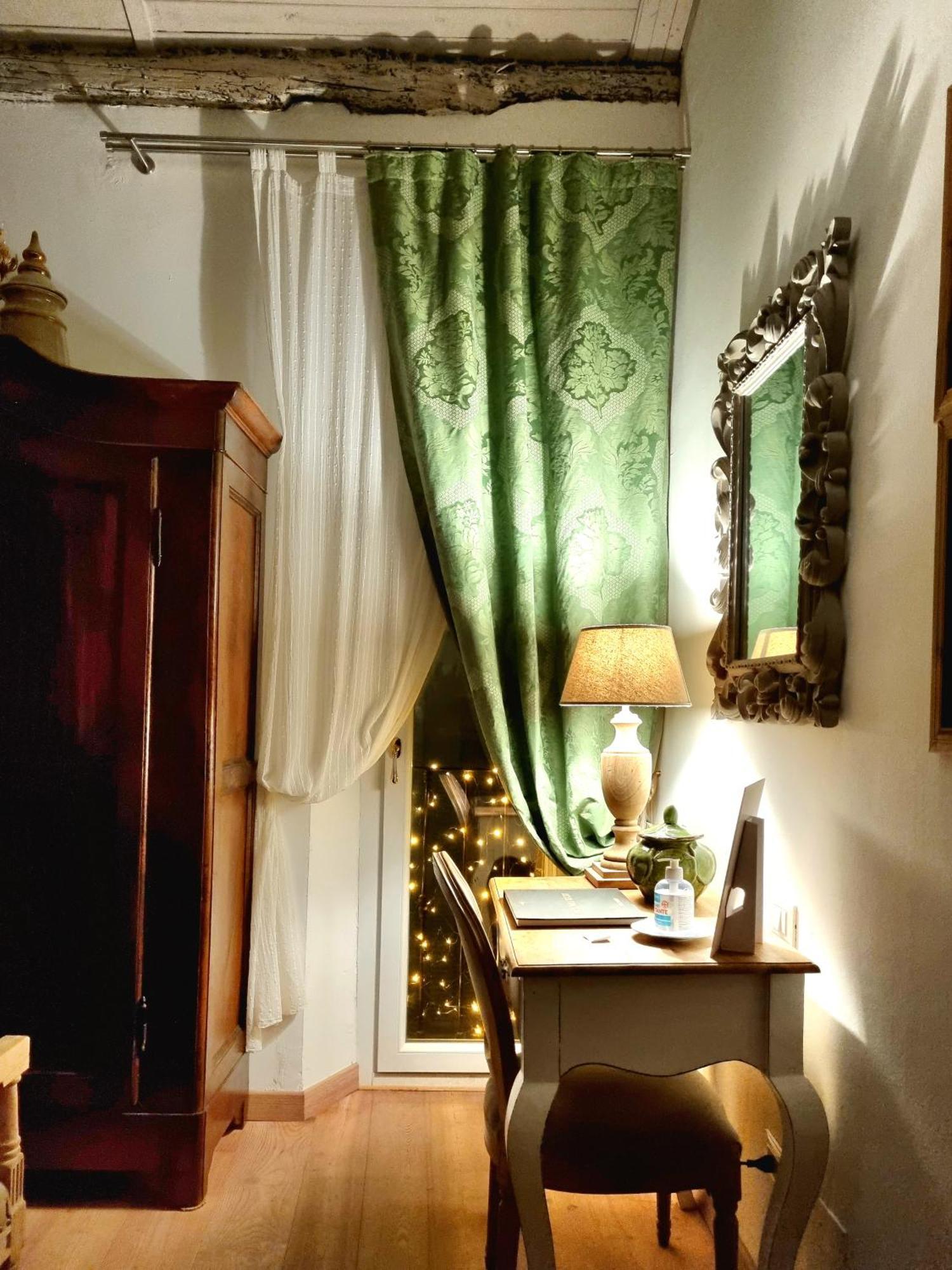 Le Stanze Del Cardinale Bed & Breakfast Pavia Bagian luar foto