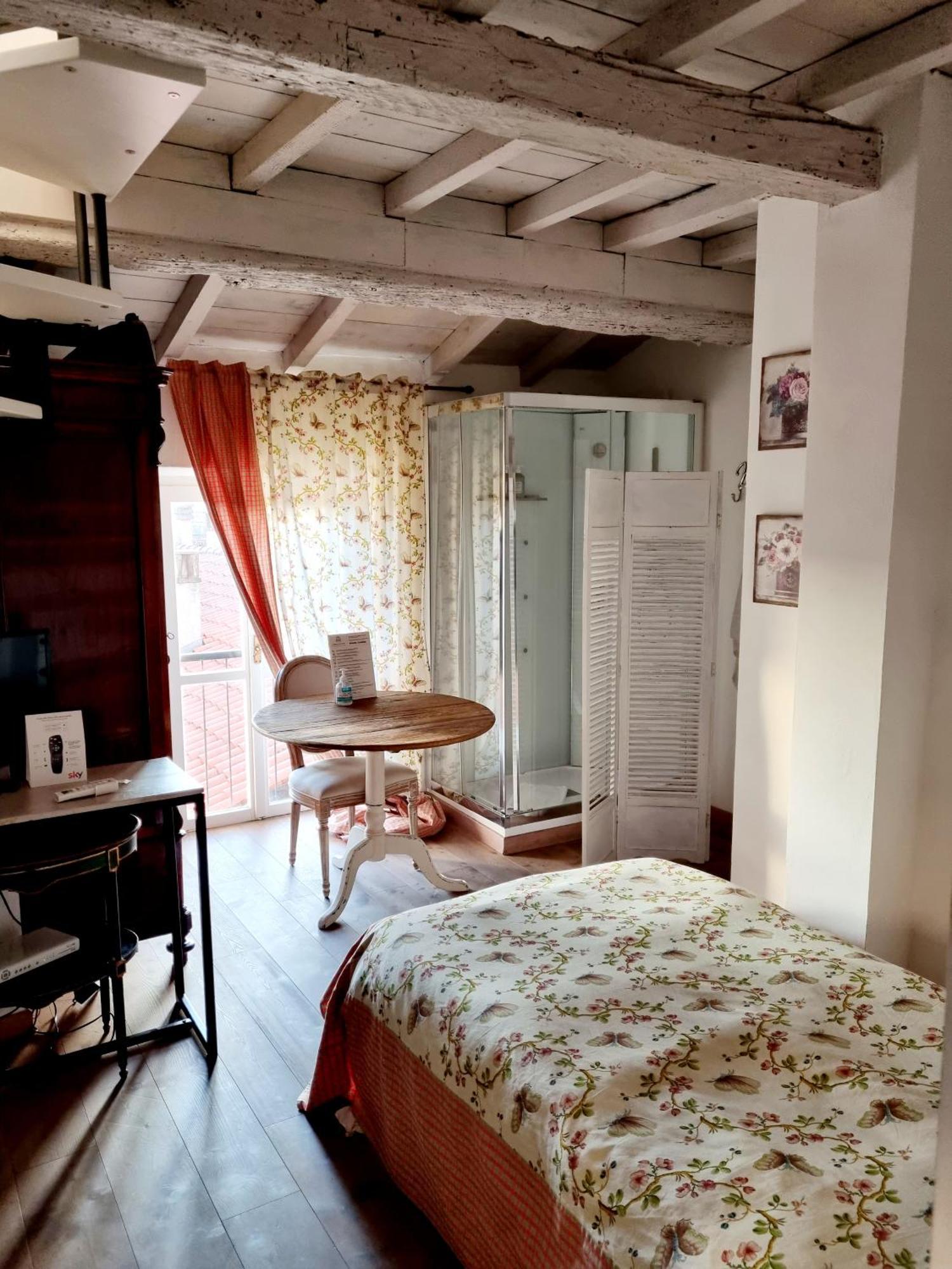 Le Stanze Del Cardinale Bed & Breakfast Pavia Bagian luar foto