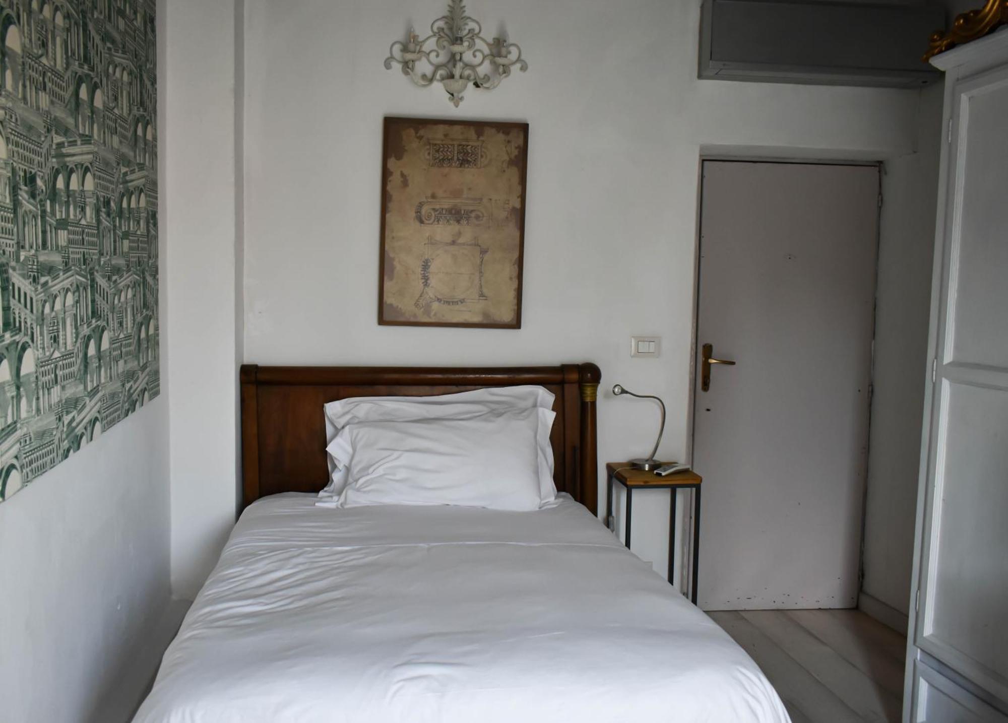 Le Stanze Del Cardinale Bed & Breakfast Pavia Bagian luar foto