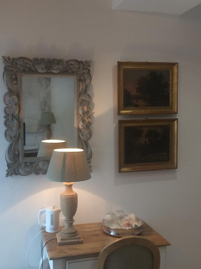 Le Stanze Del Cardinale Bed & Breakfast Pavia Bagian luar foto